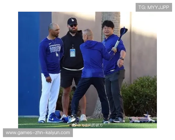 山本由伸累到举不起MVP奖杯！Kiké默默帮忙球迷：感动到哭，感动到哭的成语